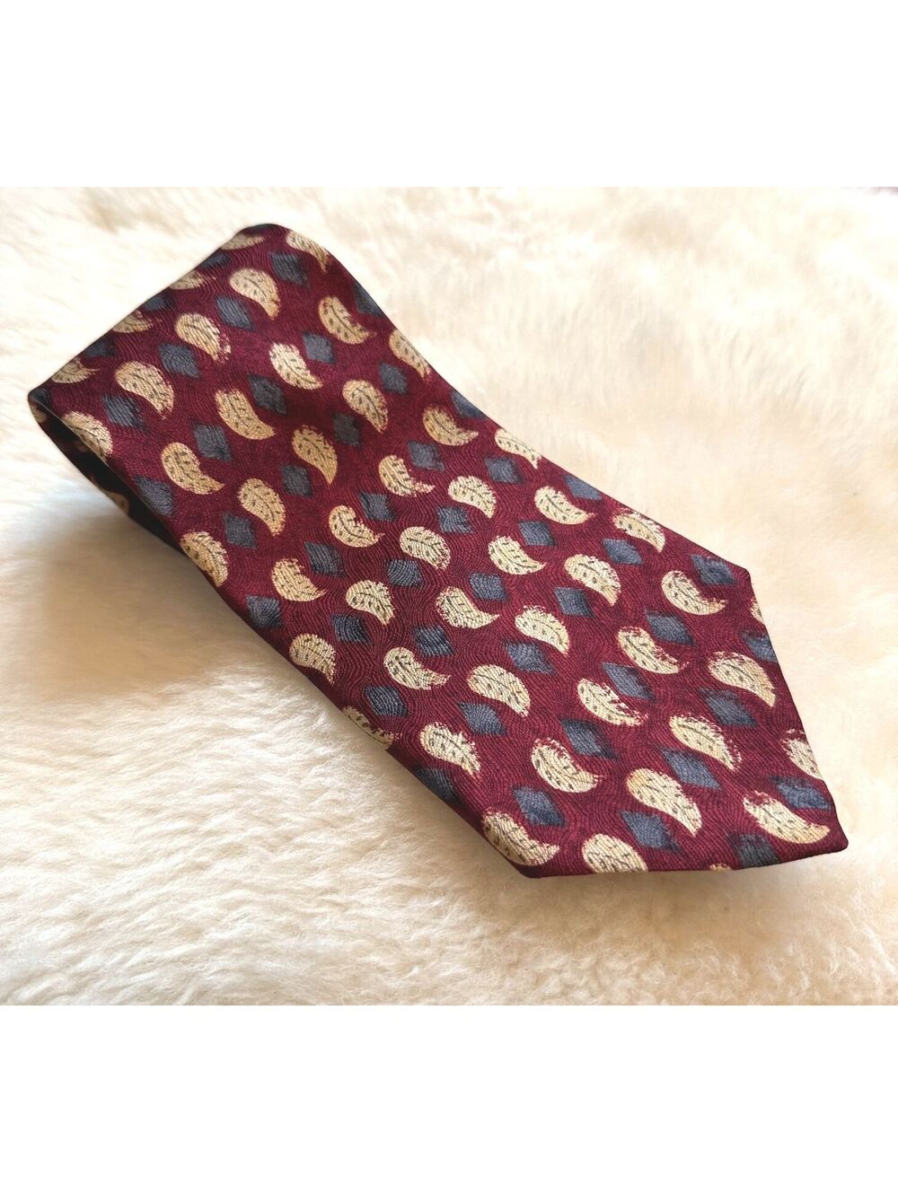 Vtg Geoffrey Beene Silk Tie Burgundy Gold Feathers Gray Diamond Made USA 56x4